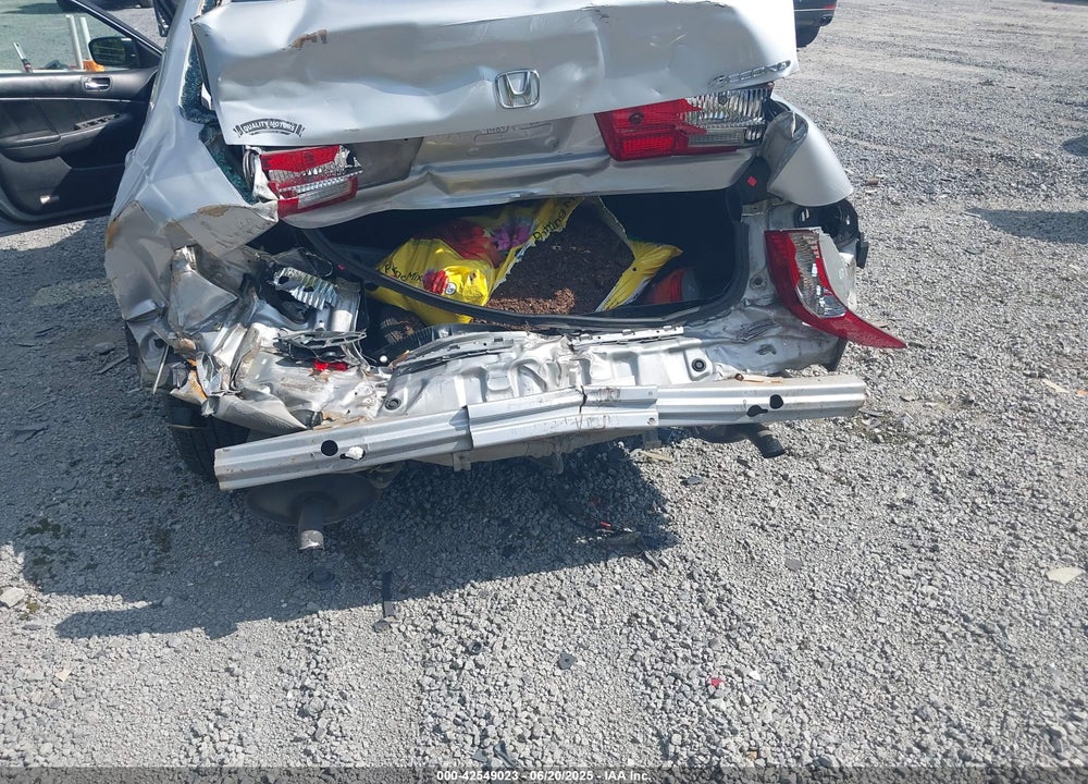 2005 HONDA ACCORD 3.0 EX VIN: 1HGCM66515A065806
