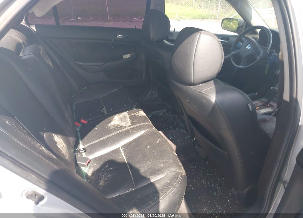 2005 HONDA ACCORD 3.0 EX VIN: 1HGCM66515A065806