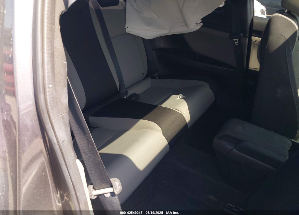 2018 HONDA CIVIC VIN: 2HGFC3B38JH355796
