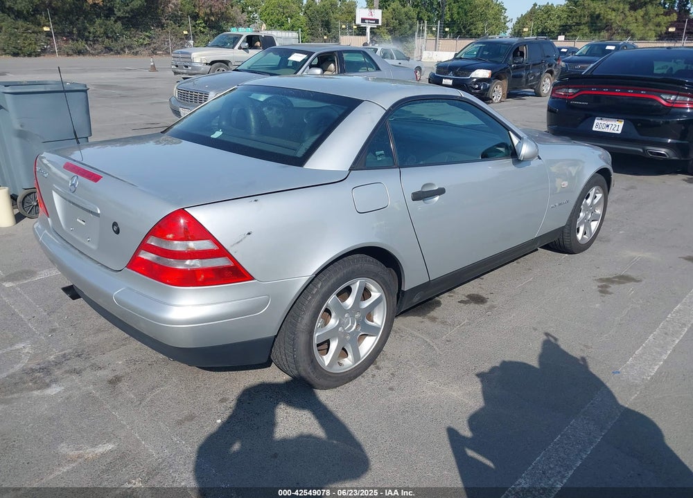 2000 MERCEDES-BENZ SLK 230 KOMPRESSOR VIN: WDBKK47F5YF160242