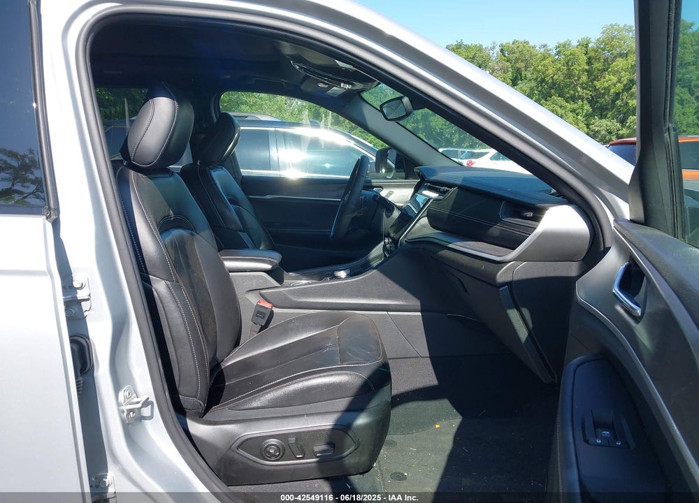 2024 JEEP GRAND CHEROKEE 4XE VIN: 1C4RJYB67R8516567