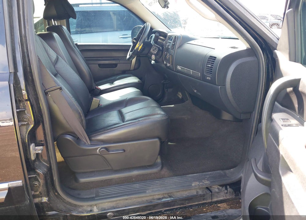 2011 CHEVROLET SILVERADO 1500 LT VIN: 3GCPCSE00BG382605