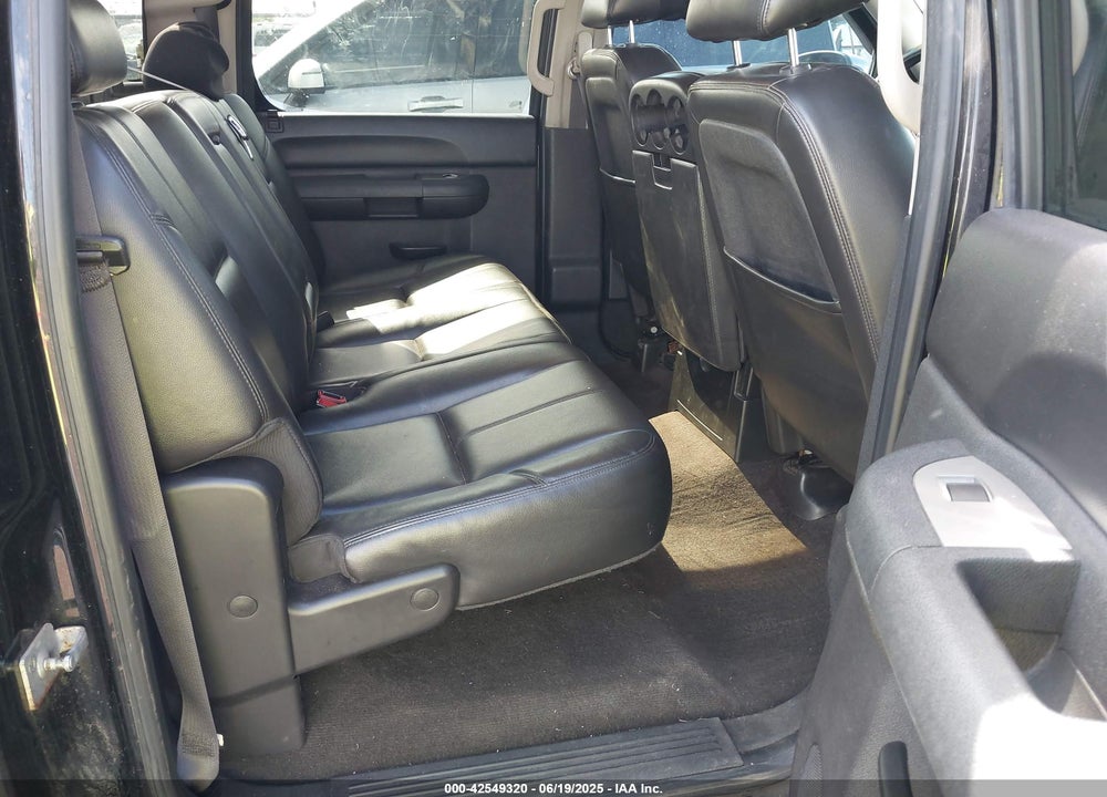 2011 CHEVROLET SILVERADO 1500 LT VIN: 3GCPCSE00BG382605