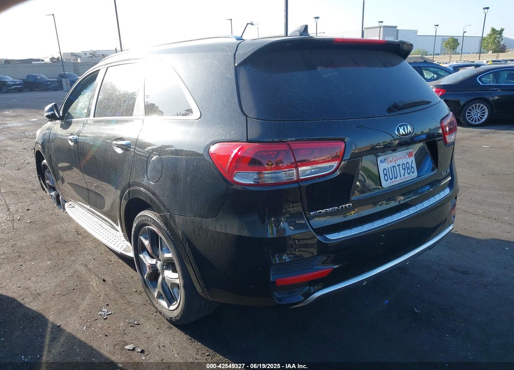 2016 KIA SORENTO 3.3L SX VIN: 5XYPK4A50GG115809