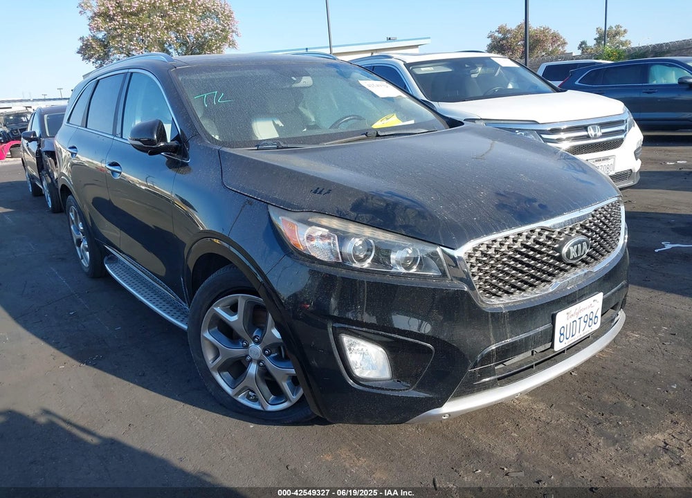 2016 KIA SORENTO 3.3L SX VIN: 5XYPK4A50GG115809