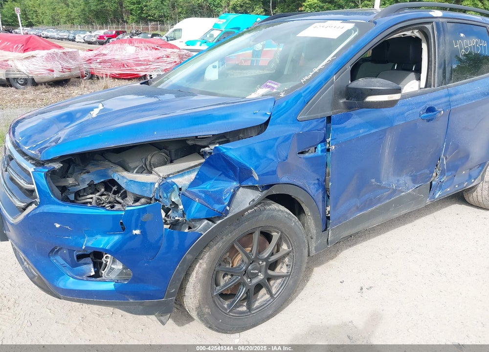 2017 FORD ESCAPE VIN: 1FMCU9J95HUC70103