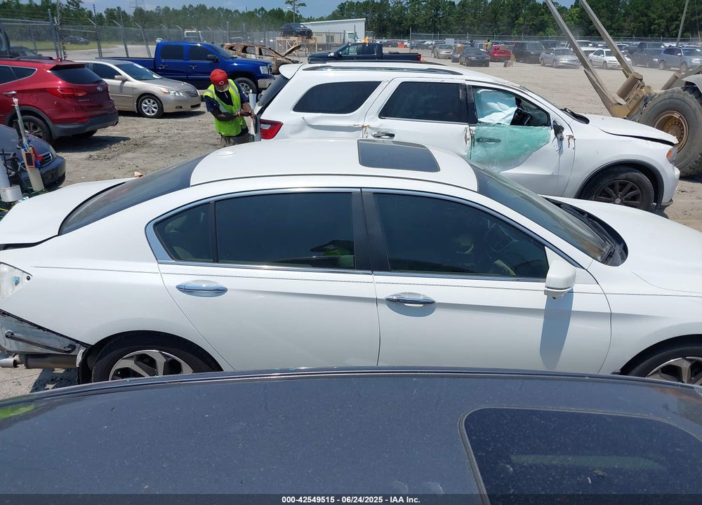 2016 HONDA ACCORD VIN: 1HGCR2F82GA076076