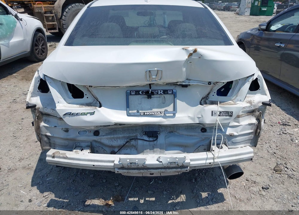 2016 HONDA ACCORD VIN: 1HGCR2F82GA076076