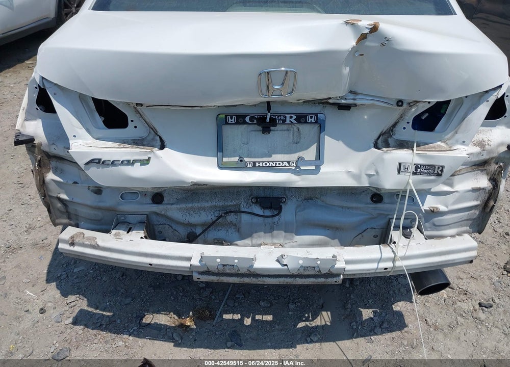 2016 HONDA ACCORD VIN: 1HGCR2F82GA076076