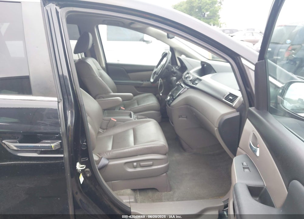 2016 HONDA ODYSSEY EX-L VIN: 5FNRL5H62GB152667
