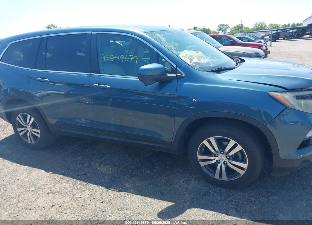 2017 HONDA PILOT VIN: 5FNYF6H32HB090185