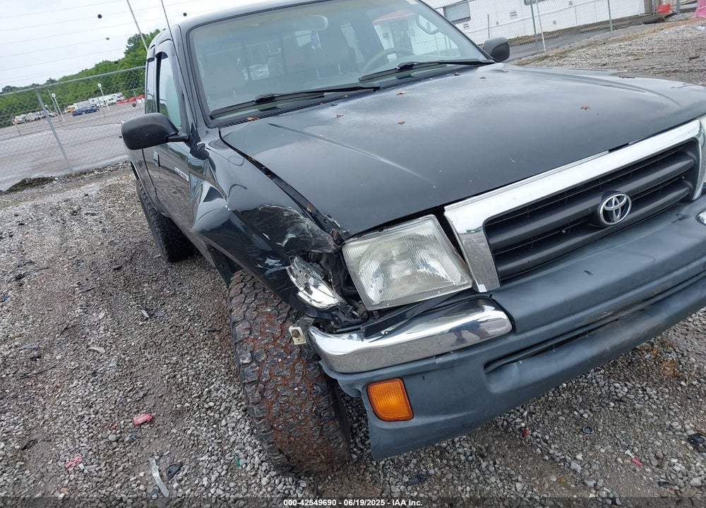 1999 TOYOTA TACOMA VIN: 4TAWN72N2XZ421068