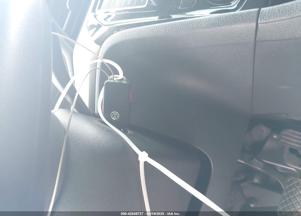 2020 VOLKSWAGEN PASSAT VIN: 1VWAA7A37LC019664
