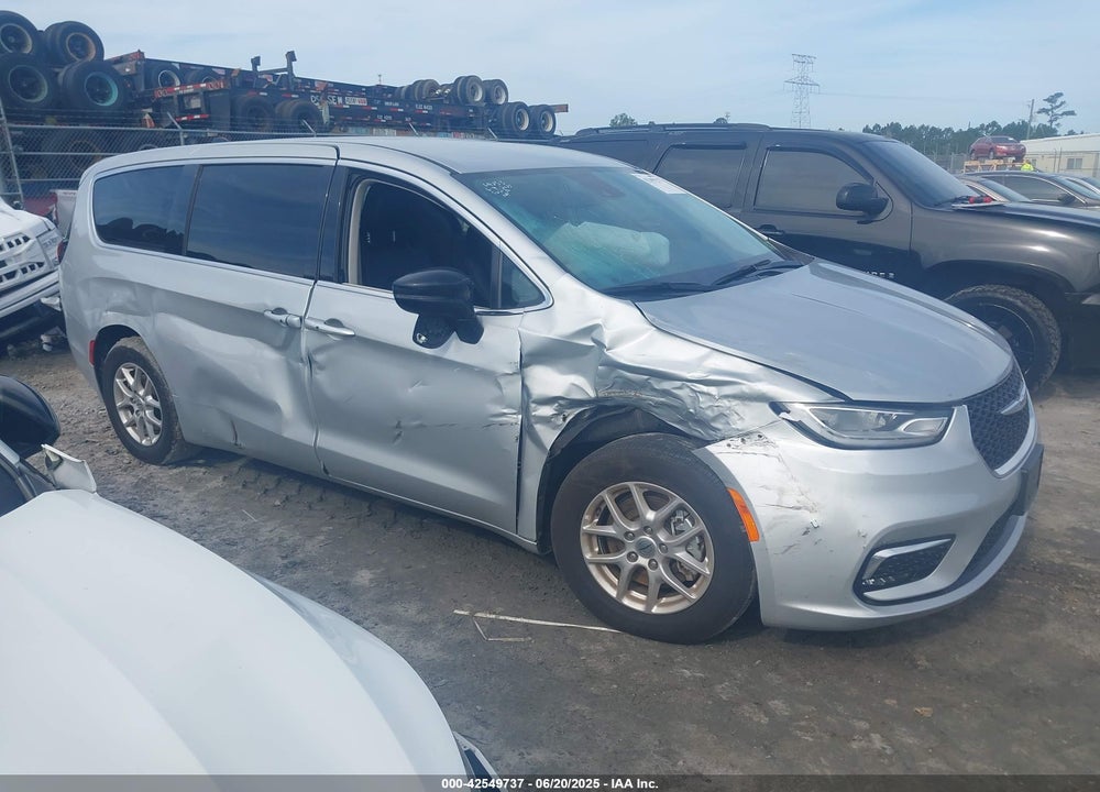 2024 CHRYSLER PACIFICA TOURING L VIN: 2C4RC1BG8RR197338