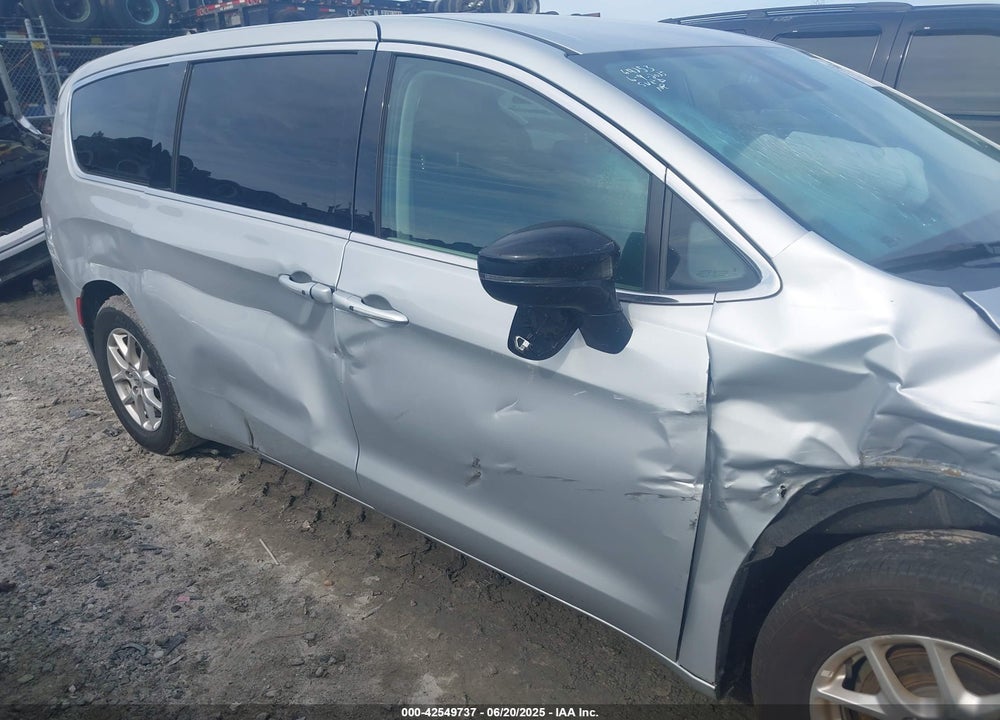 2024 CHRYSLER PACIFICA TOURING L VIN: 2C4RC1BG8RR197338
