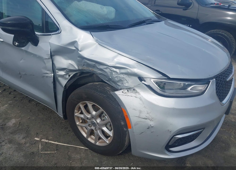 2024 CHRYSLER PACIFICA TOURING L VIN: 2C4RC1BG8RR197338