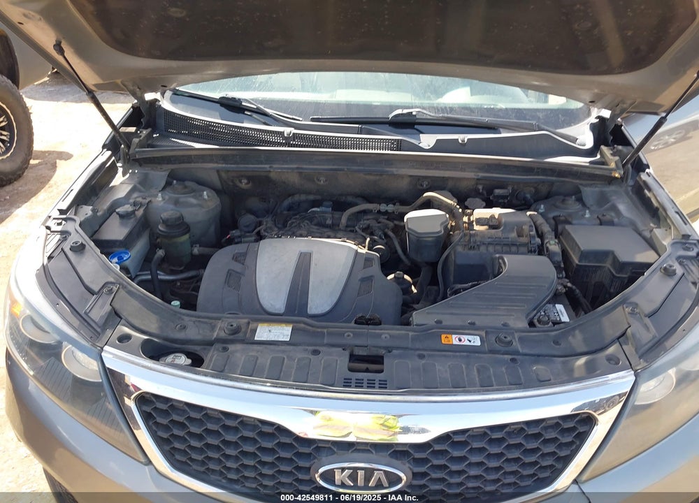 2013 KIA SORENTO VIN: 5XYKTDA24DG349430