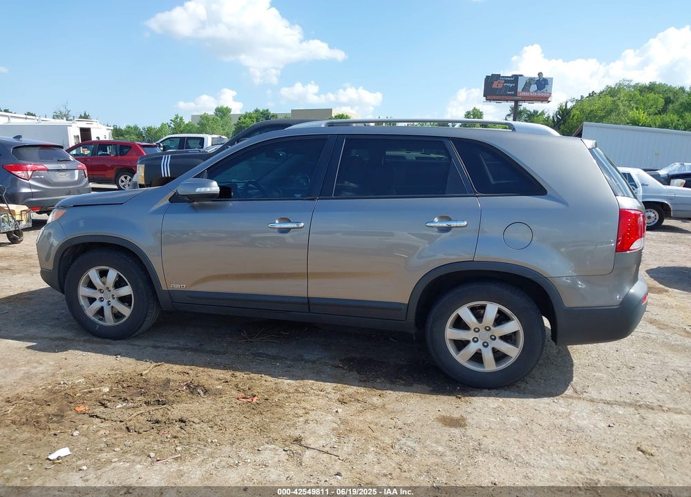 2013 KIA SORENTO VIN: 5XYKTDA24DG349430