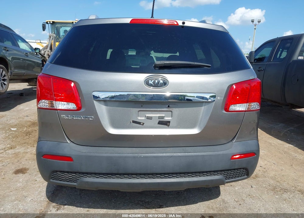 2013 KIA SORENTO VIN: 5XYKTDA24DG349430
