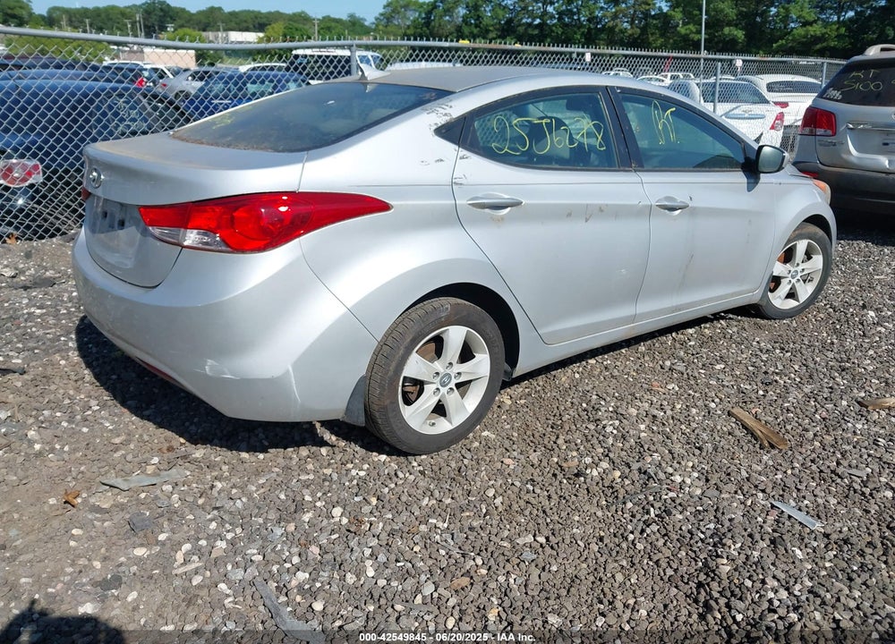 2013 HYUNDAI ELANTRA VIN: KMHDH4AE2DU884495