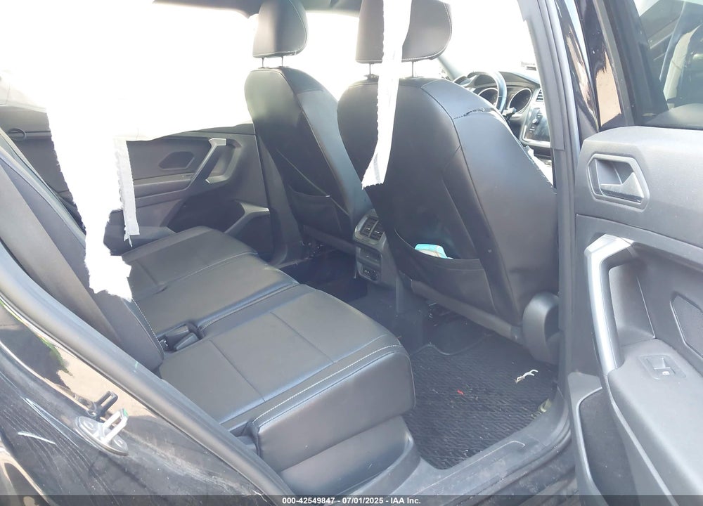 2021 VOLKSWAGEN TIGUAN VIN: 3VV2B7AX7MM024324