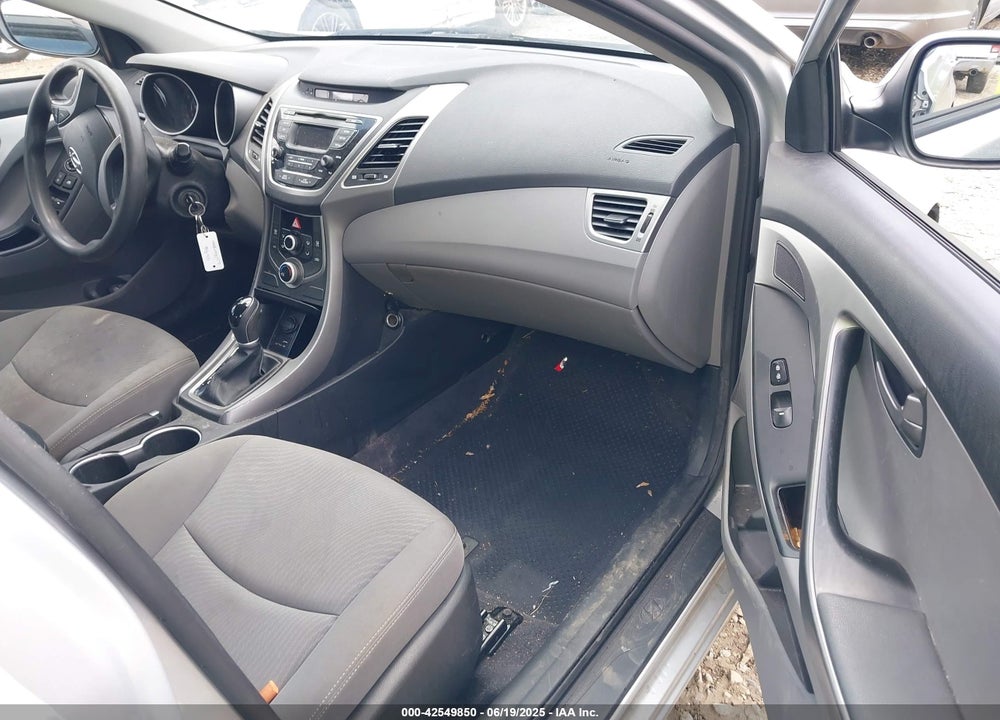2016 HYUNDAI ELANTRA VIN: KMHDH4AE1GU588680
