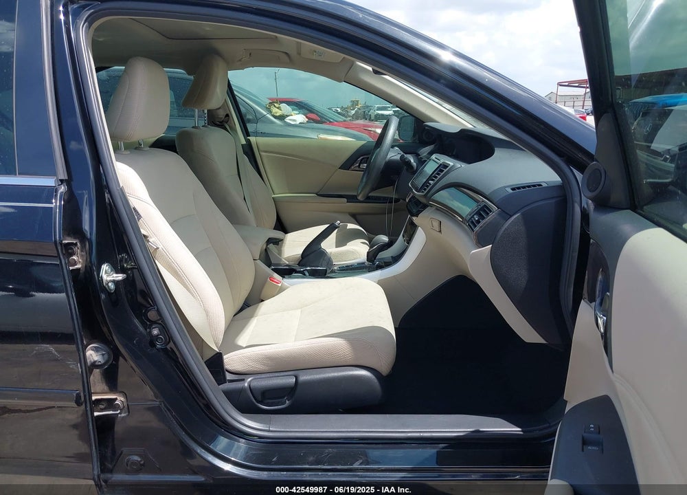2017 HONDA ACCORD VIN: 1HGCR2F72HA125768