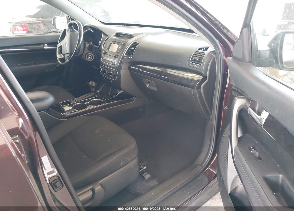 2014 KIA SORENTO VIN: 5XYKT3A63EG518755