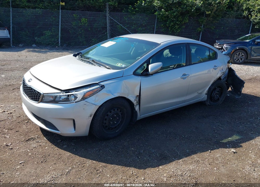 2017 KIA FORTE VIN: 3KPFL4A7XHE012602
