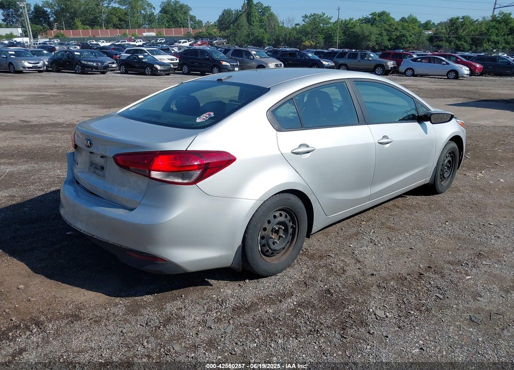 2017 KIA FORTE VIN: 3KPFL4A7XHE012602