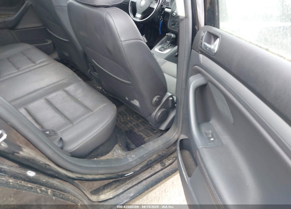 2008 VOLKSWAGEN JETTA VIN: 3VWRM71K98M091991