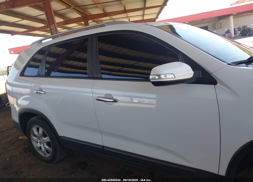 2012 KIA SORENTO VIN: 5XYKT4A26CG212374