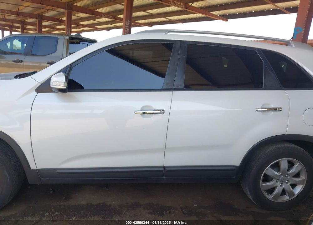 2012 KIA SORENTO VIN: 5XYKT4A26CG212374