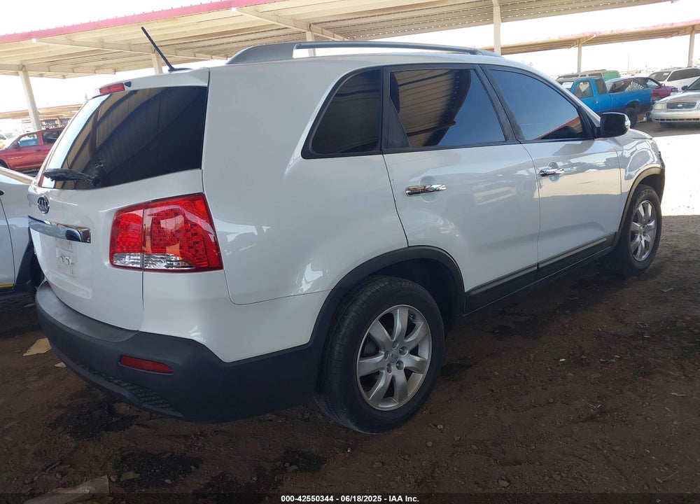 2012 KIA SORENTO VIN: 5XYKT4A26CG212374