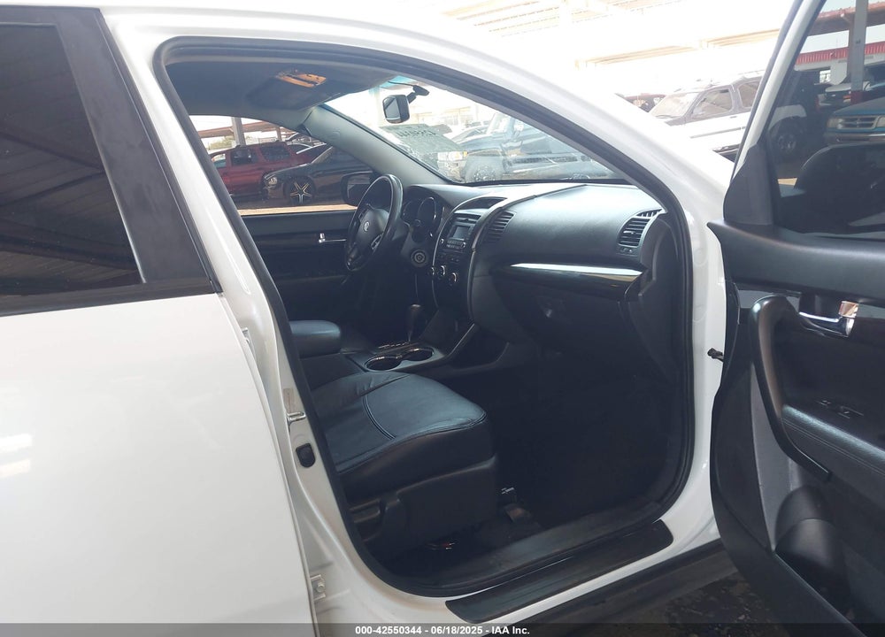 2012 KIA SORENTO VIN: 5XYKT4A26CG212374