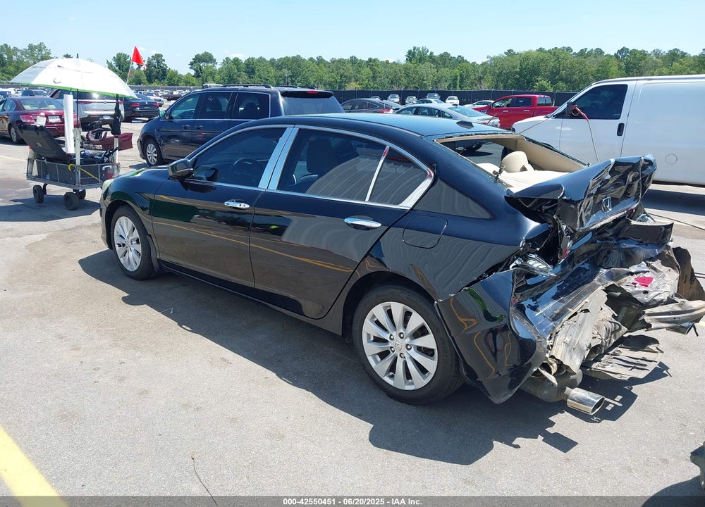 2013 HONDA ACCORD VIN: 1HGCR3F87DA039655