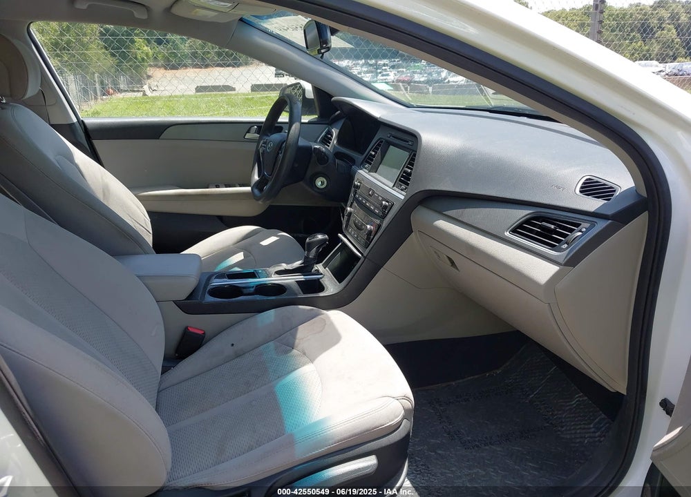 2016 HYUNDAI SONATA VIN: 5NPE24AF2GH324610