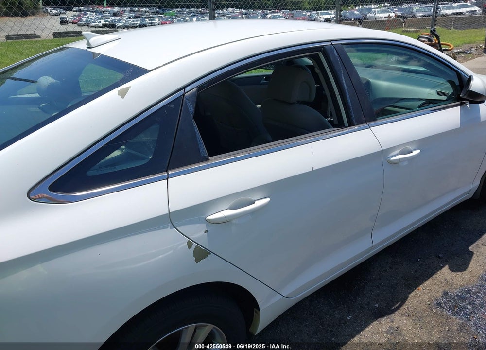 2016 HYUNDAI SONATA VIN: 5NPE24AF2GH324610