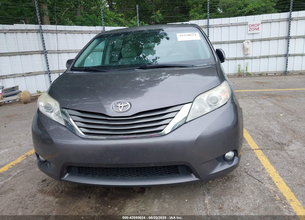 2012 TOYOTA SIENNA XLE V6 8 PASSENGER VIN: 5TDYK3DC4CS216437