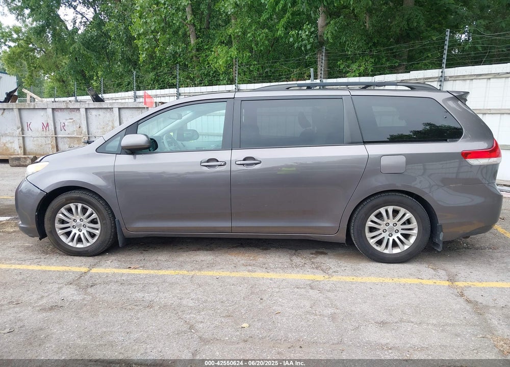 2012 TOYOTA SIENNA XLE V6 8 PASSENGER VIN: 5TDYK3DC4CS216437