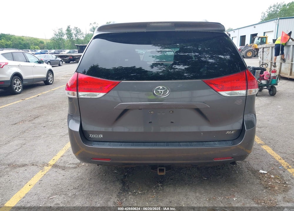 2012 TOYOTA SIENNA XLE V6 8 PASSENGER VIN: 5TDYK3DC4CS216437