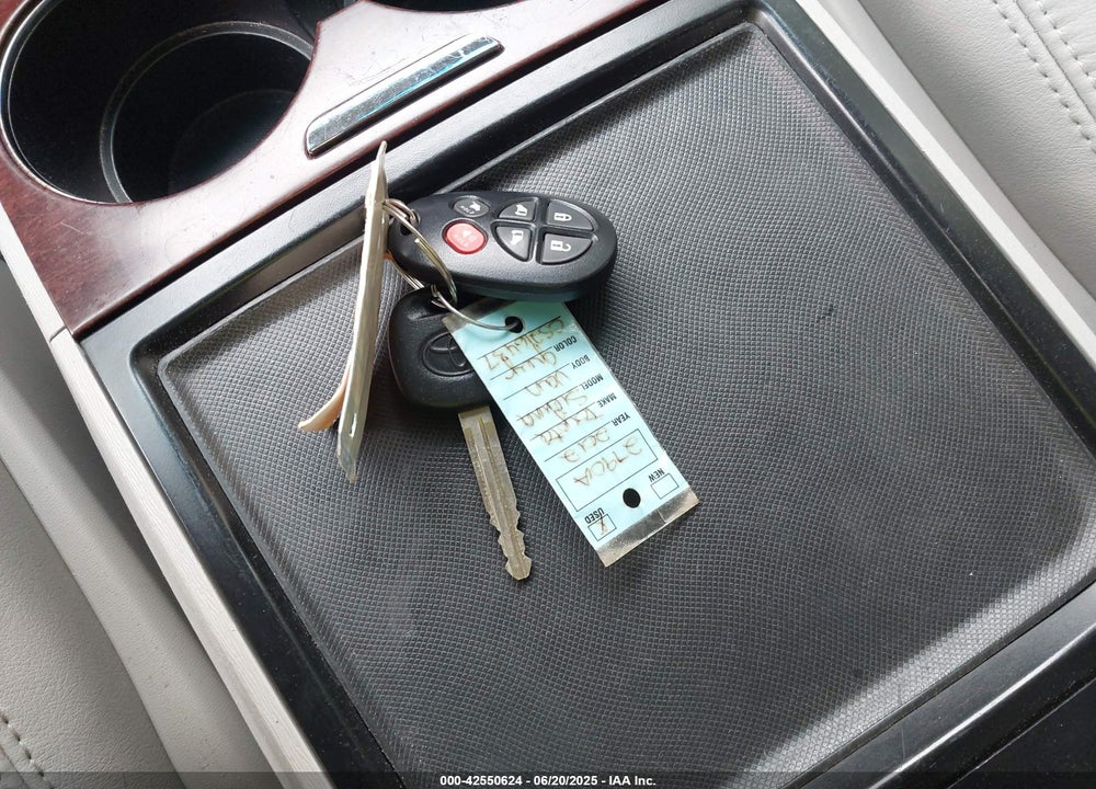 2012 TOYOTA SIENNA XLE V6 8 PASSENGER VIN: 5TDYK3DC4CS216437