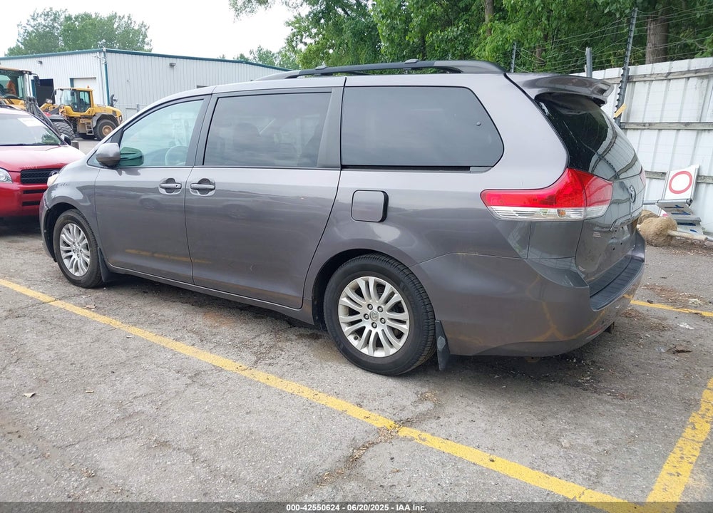 2012 TOYOTA SIENNA XLE V6 8 PASSENGER VIN: 5TDYK3DC4CS216437