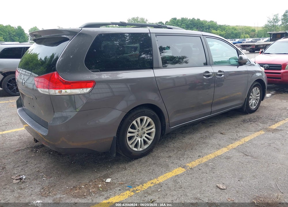 2012 TOYOTA SIENNA XLE V6 8 PASSENGER VIN: 5TDYK3DC4CS216437