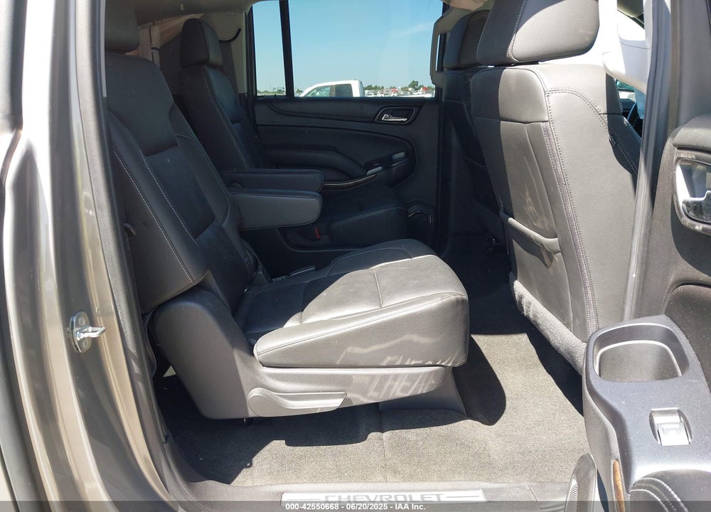 2018 CHEVROLET SUBURBAN VIN: 1GNSCHKCXJR303264