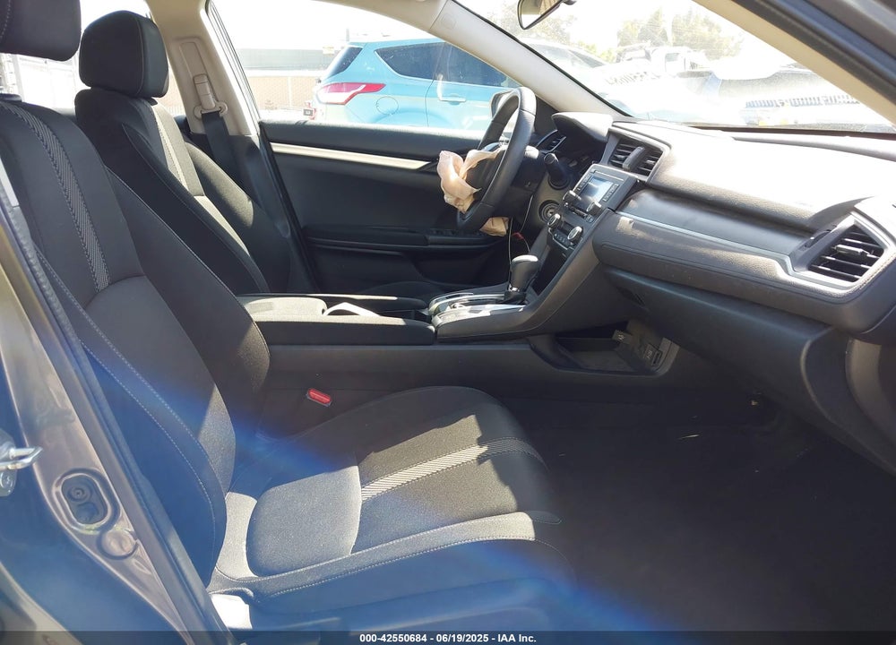 2018 HONDA CIVIC VIN: 2HGFC2F55JH519768