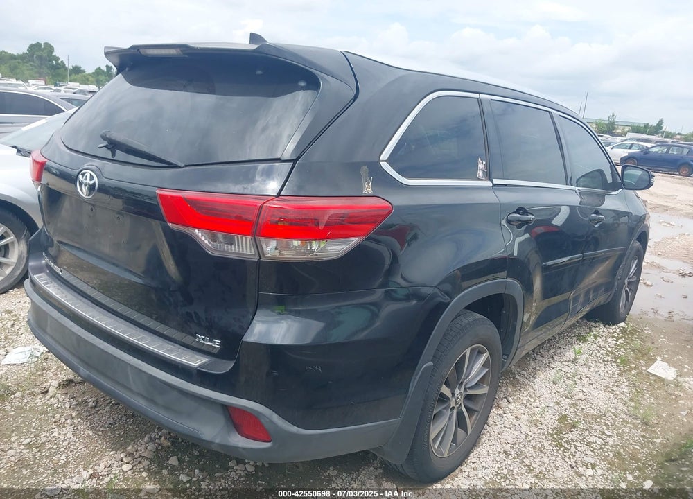 2017 TOYOTA HIGHLANDER VIN: 5TDKZRFH5HS216483