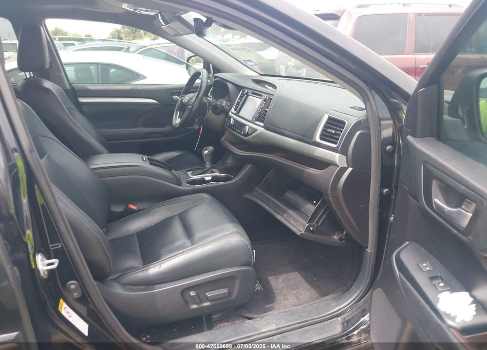 2017 TOYOTA HIGHLANDER VIN: 5TDKZRFH5HS216483