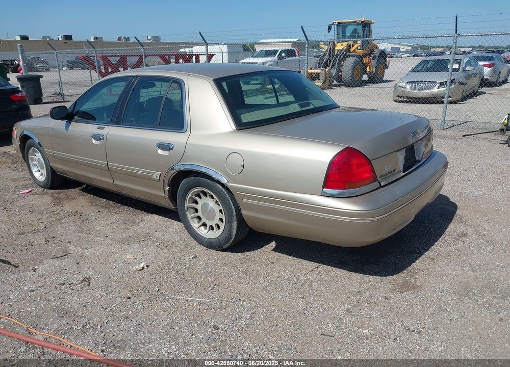 1999 FORD CROWN VICTORIA LX VIN: 2FAFP74W2XX156183