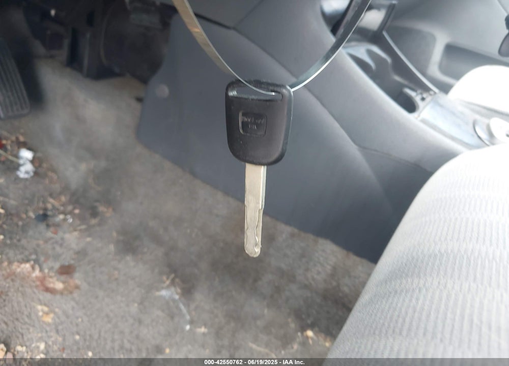 2005 HONDA CIVIC LX VIN: 2HGES16595H508254